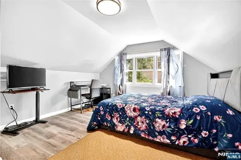 166 Pleasant Avenue Bergenfield NJ 07621