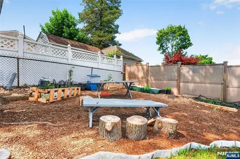 166 Pleasant Avenue Bergenfield NJ 07621