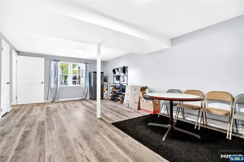 166 Pleasant Avenue Bergenfield NJ 07621