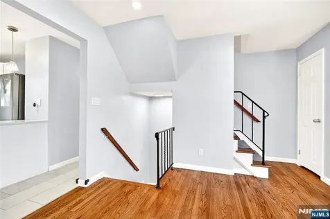 166 Pleasant Avenue Bergenfield NJ 07621