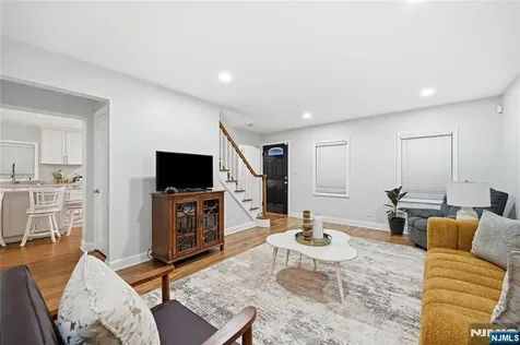 48 W Cedar Street Livingston NJ 07039