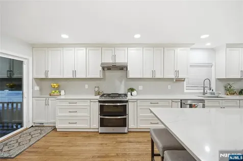 48 W Cedar Street Livingston NJ 07039