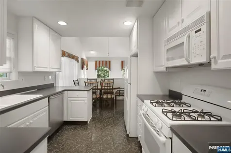 35 Quail Old Tappan NJ 07675