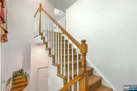 35 Quail Old Tappan NJ 07675