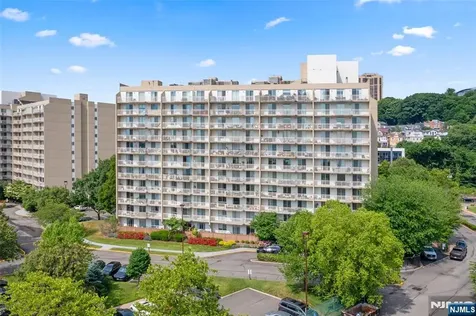 1077 River Road Edgewater NJ 07020