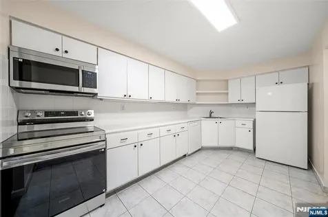 1077 River Road Edgewater NJ 07020