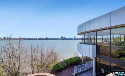 1077 River Road Edgewater NJ 07020