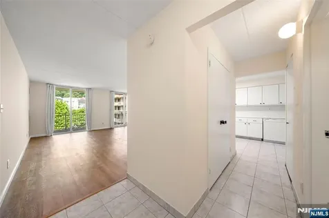 1077 River Road Edgewater NJ 07020