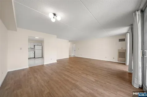 1077 River Road Edgewater NJ 07020