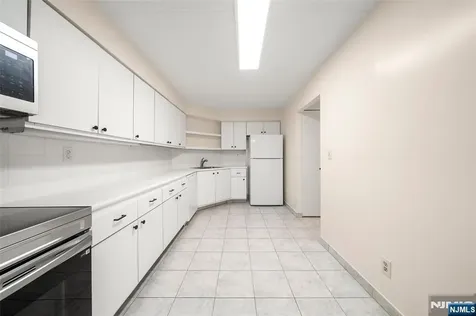 1077 River Road Edgewater NJ 07020