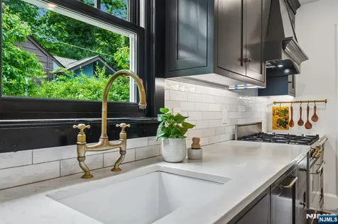 20 Euclid Place Montclair NJ 07042