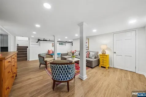 20 Euclid Place Montclair NJ 07042