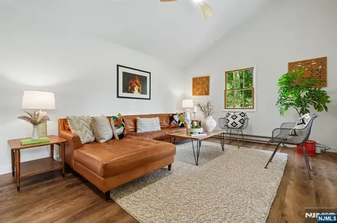 20 Euclid Place Montclair NJ 07042