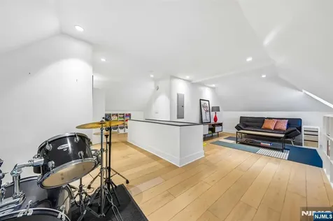 63 Ridge Road Rutherford NJ 07070