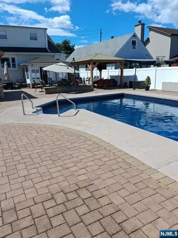 437-439 Buffalo Avenue Paterson NJ 07503