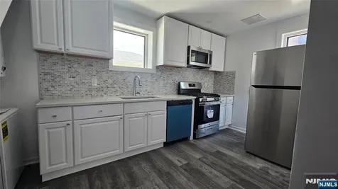 1624 Center Avenue Fort Lee NJ 07024
