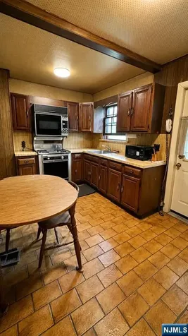 14 Madison Street North Arlington NJ 07031