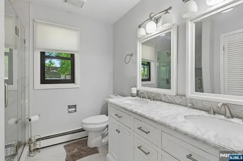 16 Cutter Avenue Edison NJ 08820