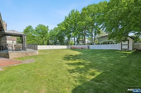 16 Cutter Avenue Edison NJ 08820