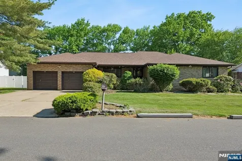 16 Cutter Avenue Edison NJ 08820