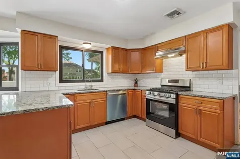 16 Cutter Avenue Edison NJ 08820