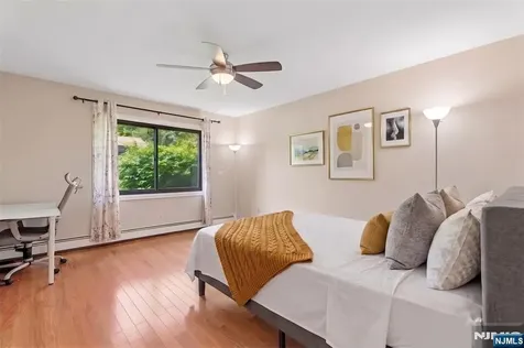 16 Cutter Avenue Edison NJ 08820