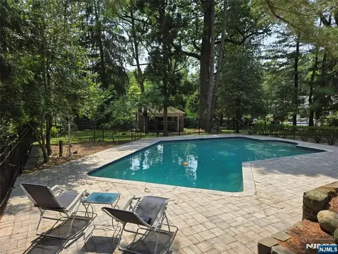 328 Ridgewood Avenue Ridgewood NJ 07450