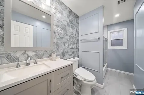 84 Westwood Westwood NJ 07675