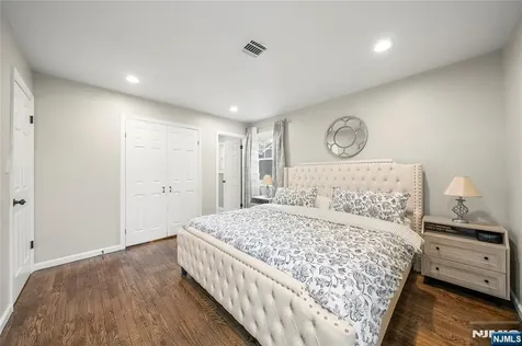 84 Westwood Westwood NJ 07675