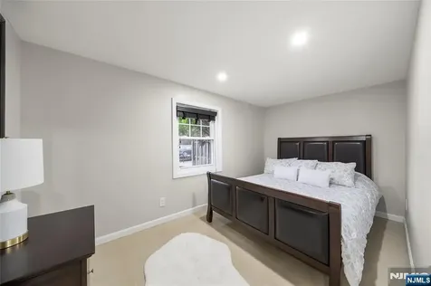 84 Westwood Westwood NJ 07675