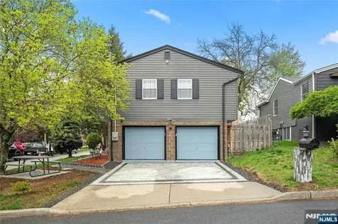 84 Westwood Westwood NJ 07675