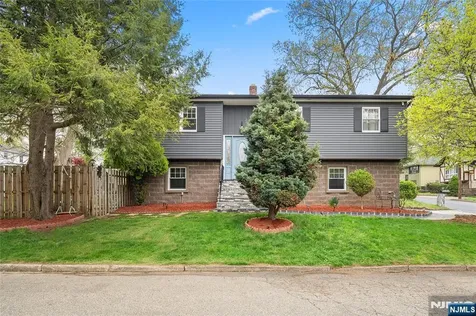 84 Westwood Westwood NJ 07675