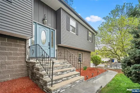 84 Westwood Westwood NJ 07675