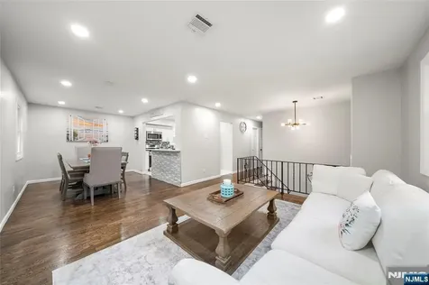 84 Westwood Westwood NJ 07675
