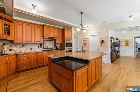 314 Winthrop Road Teaneck NJ 07666