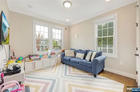 61 Roosevelt Street Cresskill NJ 07626