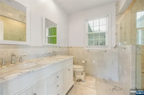 61 Roosevelt Street Cresskill NJ 07626