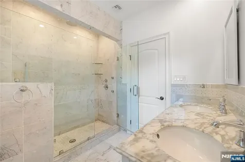 61 Roosevelt Street Cresskill NJ 07626