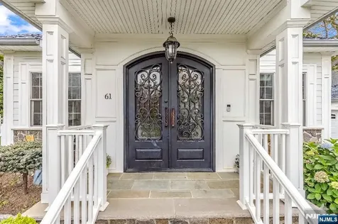 61 Roosevelt Street Cresskill NJ 07626