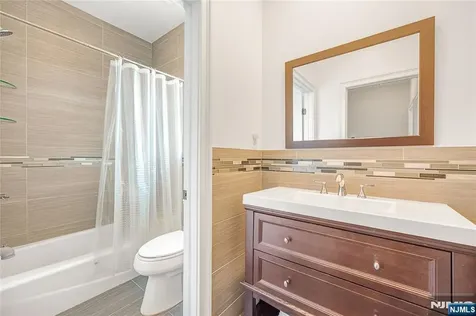 61 Roosevelt Street Cresskill NJ 07626
