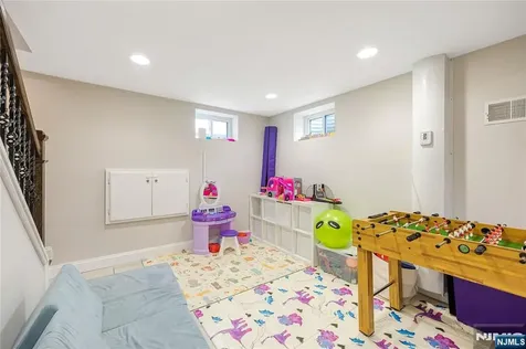 61 Roosevelt Street Cresskill NJ 07626