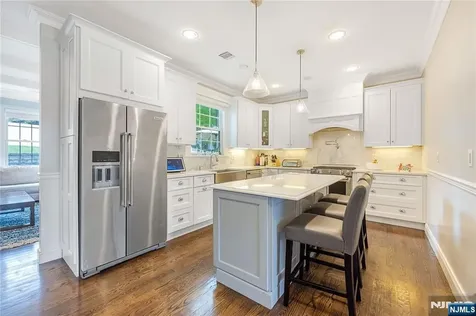 61 Roosevelt Street Cresskill NJ 07626