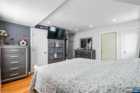 155 Ivy Newark NJ 07106