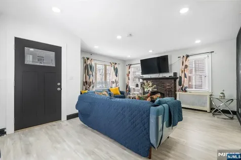 155 Ivy Newark NJ 07106
