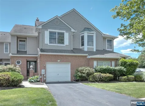 26 Depaolo Court Roseland NJ 07068