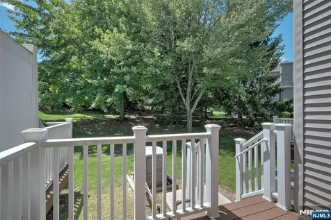 26 Depaolo Court Roseland NJ 07068