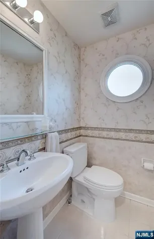 26 Depaolo Court Roseland NJ 07068