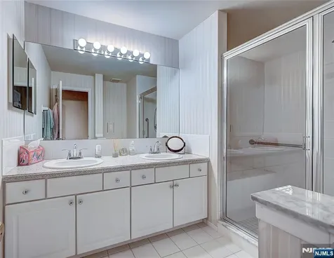 26 Depaolo Court Roseland NJ 07068