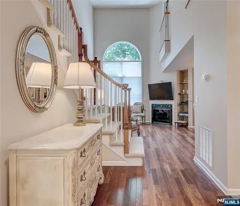 26 Depaolo Court Roseland NJ 07068