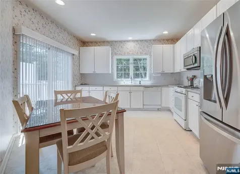 26 Depaolo Court Roseland NJ 07068